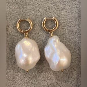 Freshwater Pearl Earrings on 14k Gold Huggie Hoops GORGEOUS